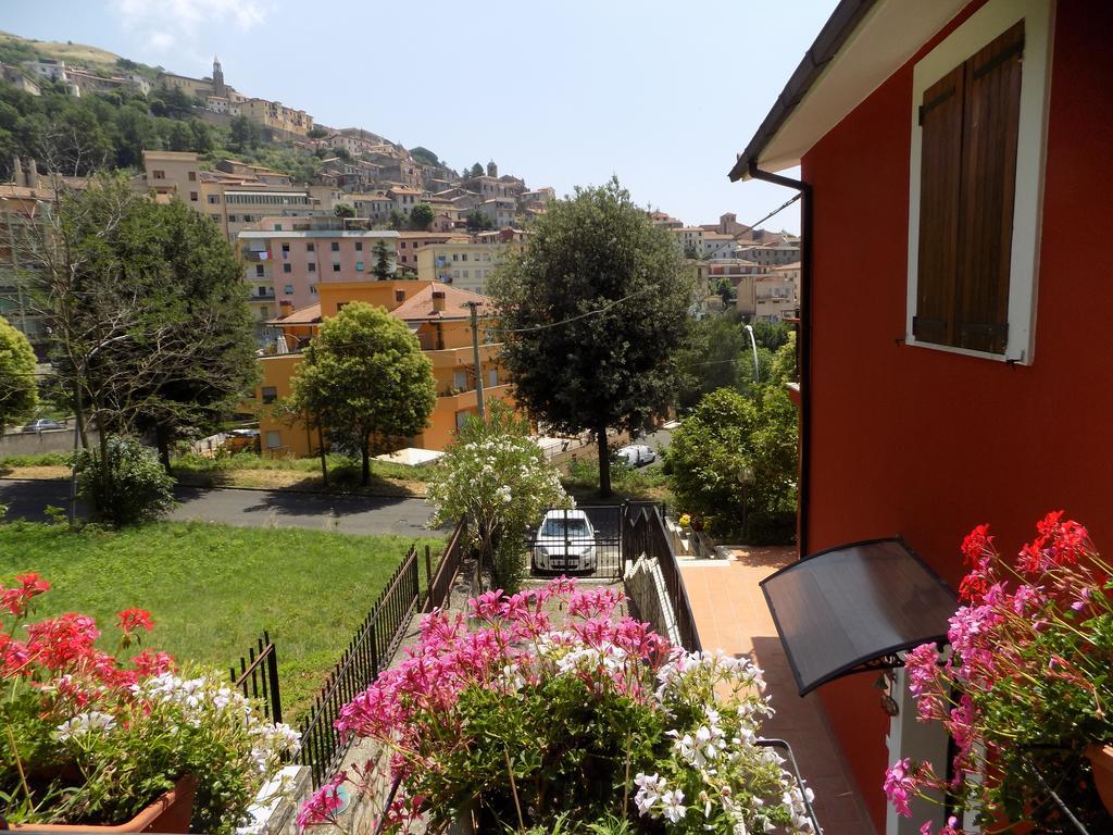 B&B Il Giardino Delle Camelie ปาเลสตรินา ภายนอก รูปภาพ
